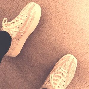 Shoes cloth material